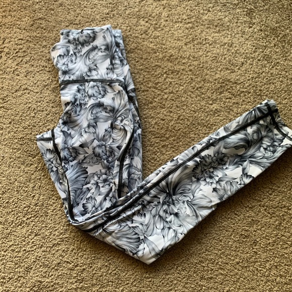 Lululemon Leggings - Picture 1 of 5